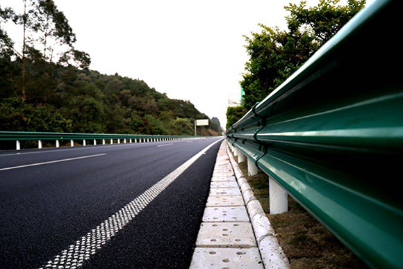 兴安高速公路护栏的常用类型